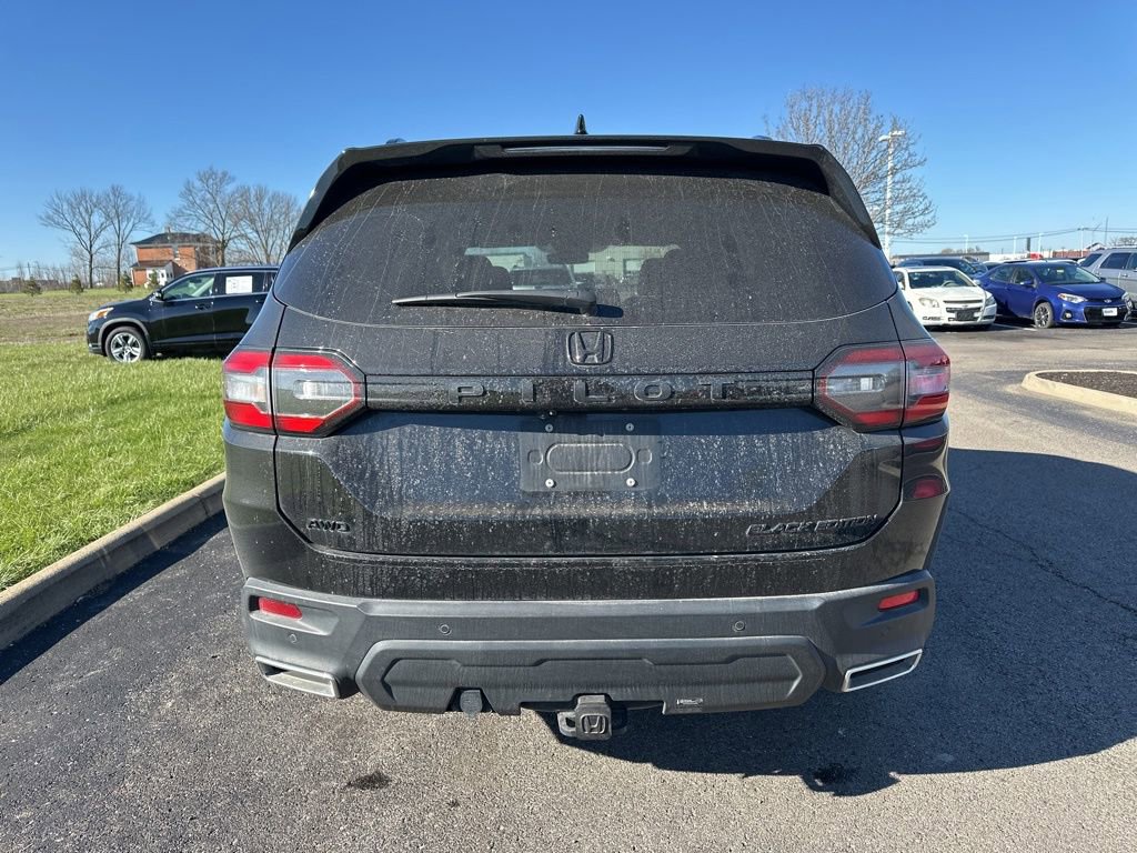 Used 2025 Honda Pilot Black Edition image 11
