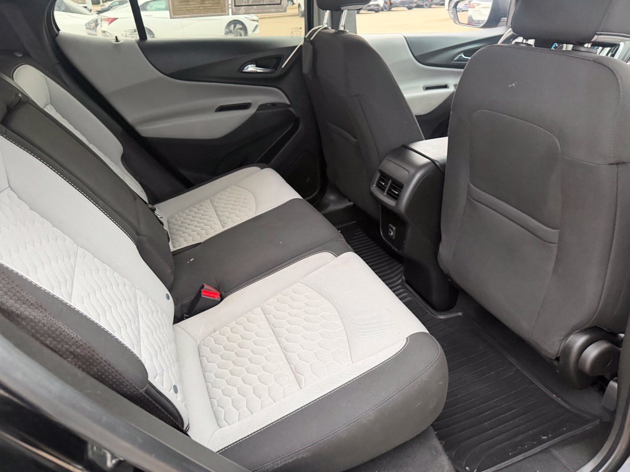 Used 2020 Chevrolet Equinox LS AWD/4WD image 34