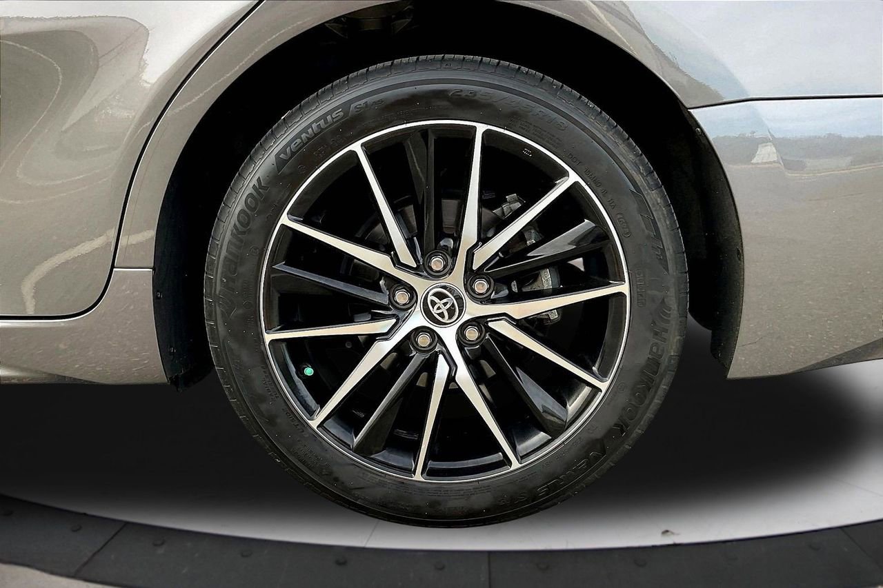 Used 2022 Toyota Camry SE FWD image 34