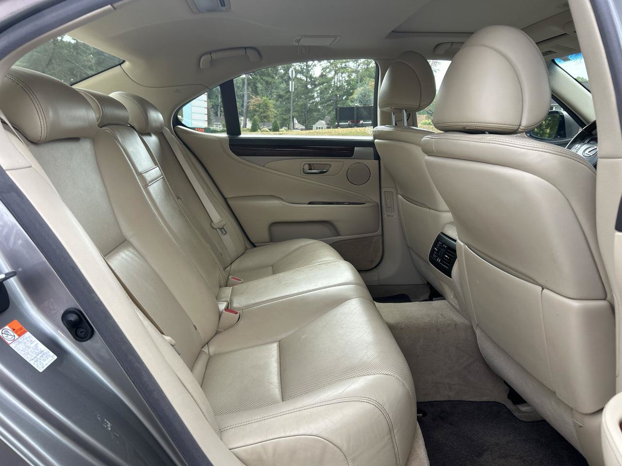 Used 2017 Lexus LS 460 w/ Comfort Package RWD image 20