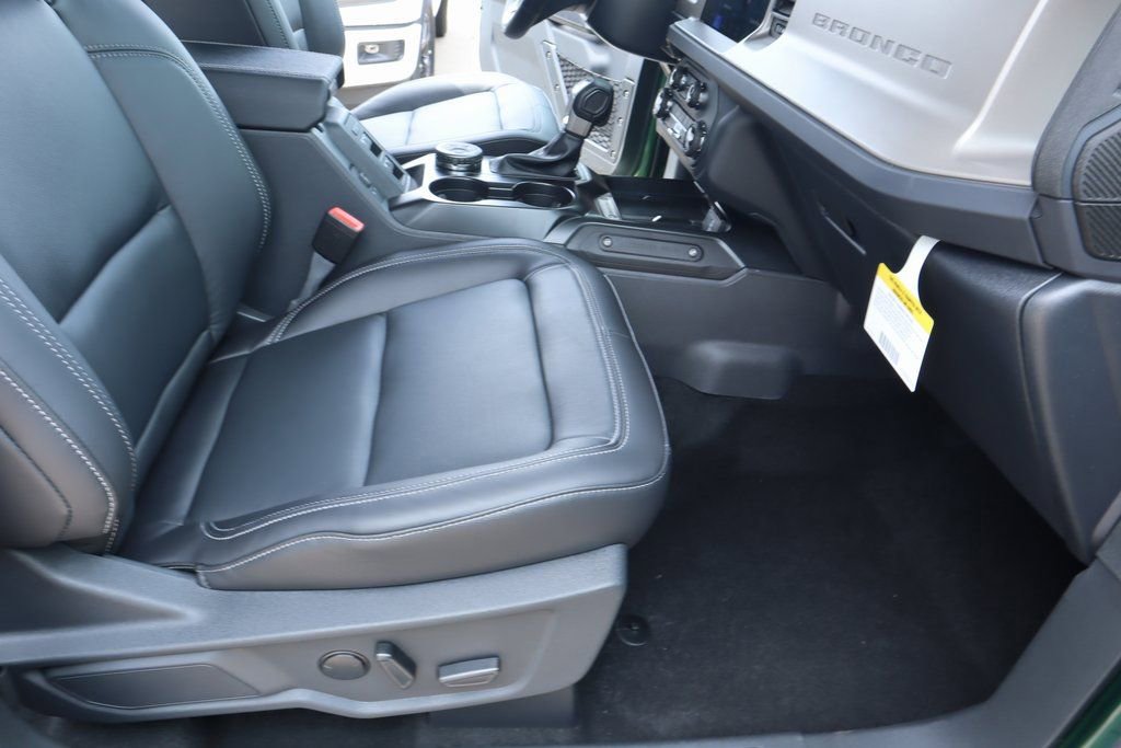 New 2025 Ford Bronco Outer Banks image 15