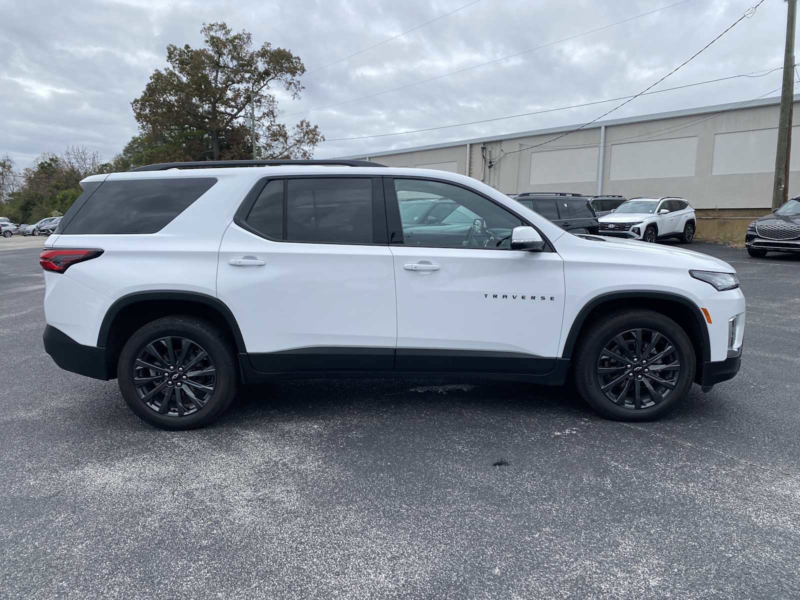 Used 2022 Chevrolet Traverse RS w/ LPO, Floor Liner Package image 4