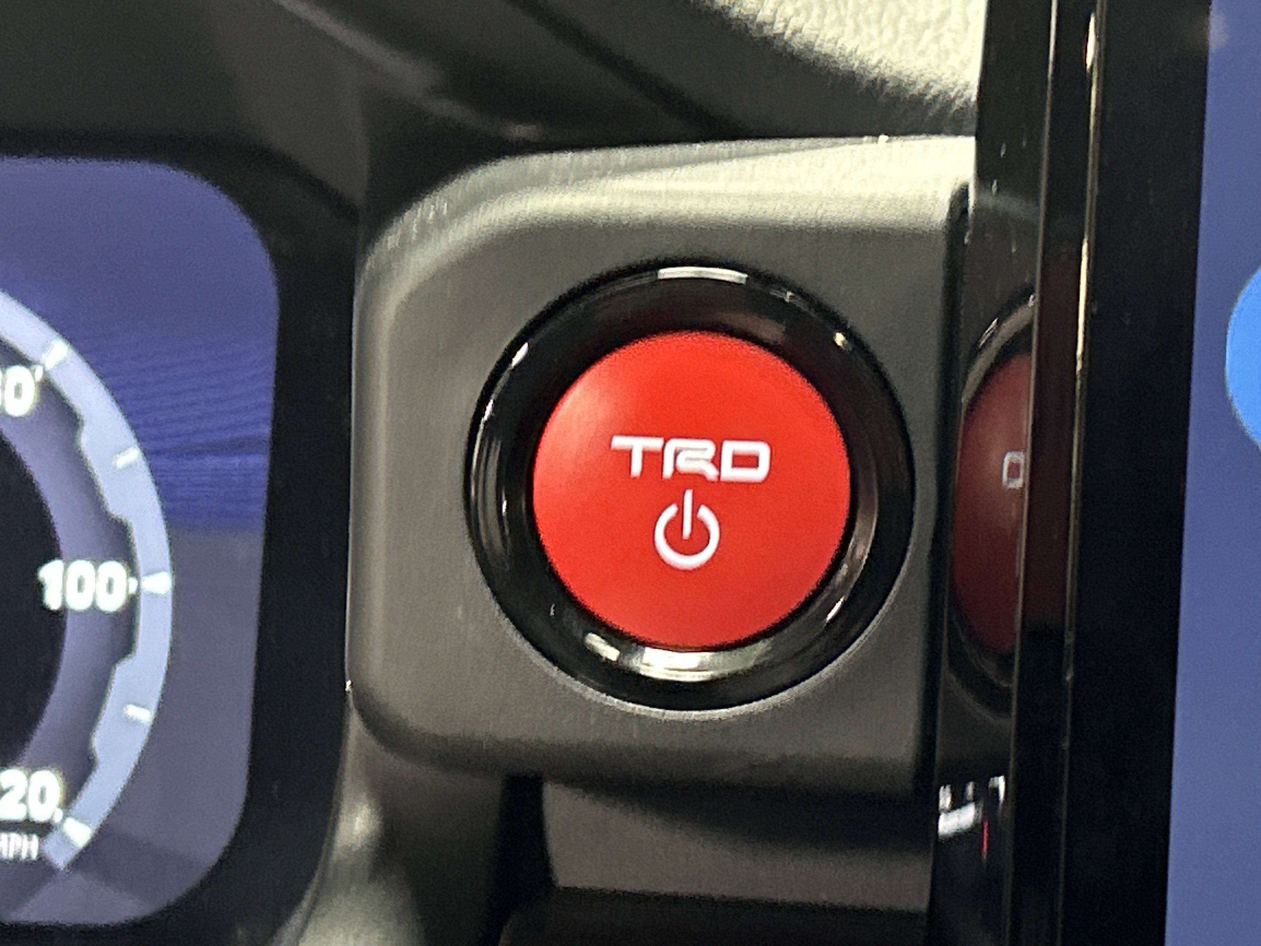 Certified 2025 Toyota Tacoma TRD Off-Road AWD/4WD image 28