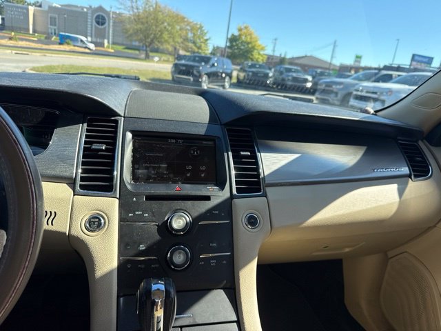 Used 2015 Ford Taurus SEL w/ Equipment Group 201A FWD image 29