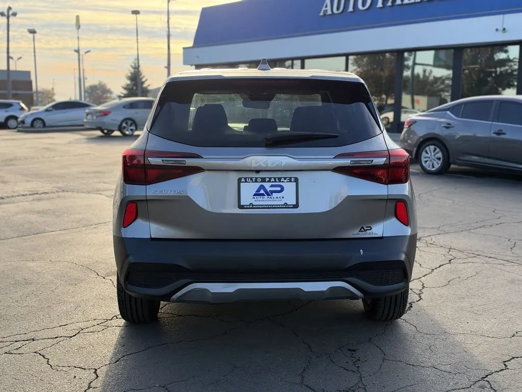 Used 2023 Kia Seltos LX AWD/4WD image 5