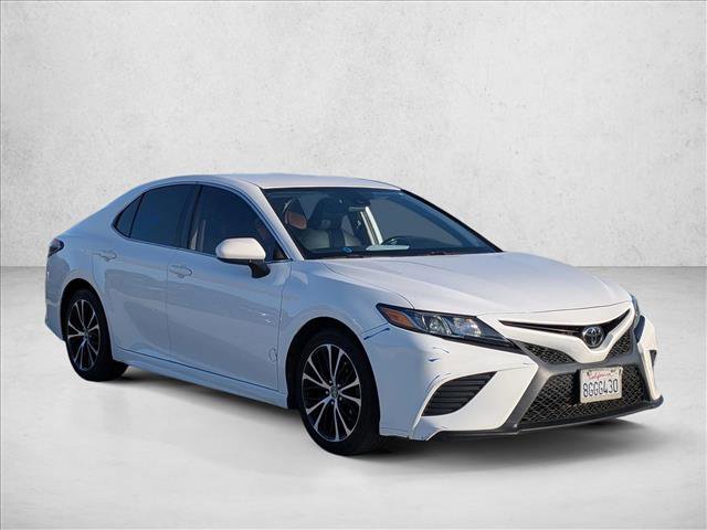 Used 2019 Toyota Camry SE w/ Carpet Mat Package image 3
