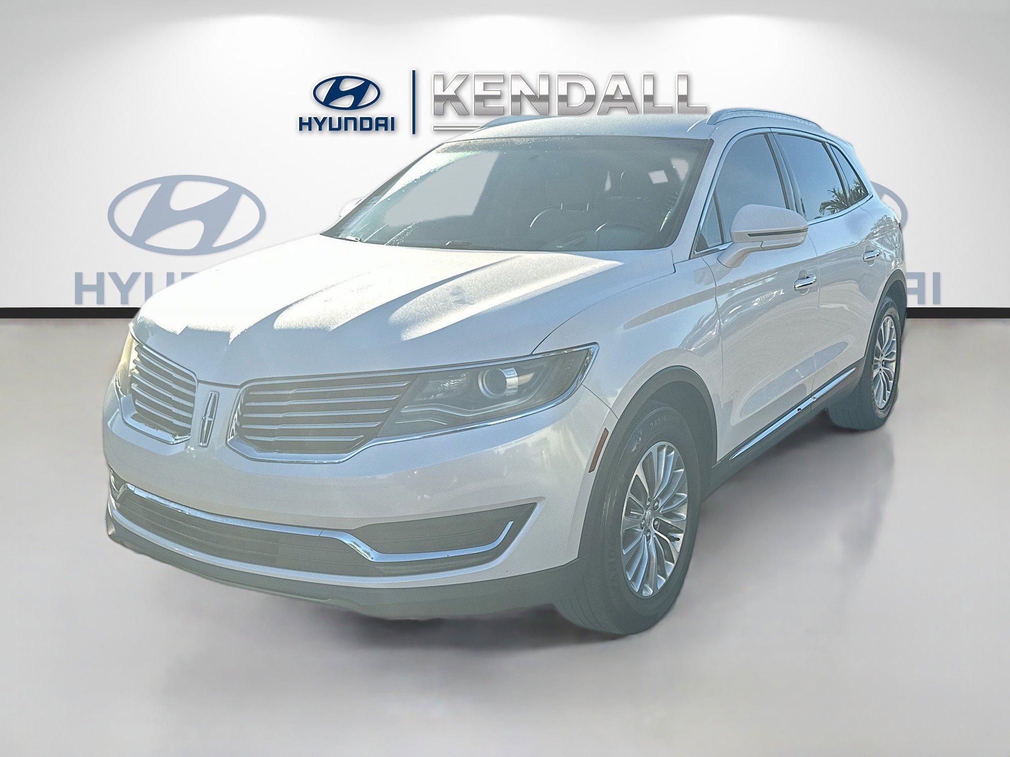 Used 2016 Lincoln MKX Select w/ Select Plus Package image 3