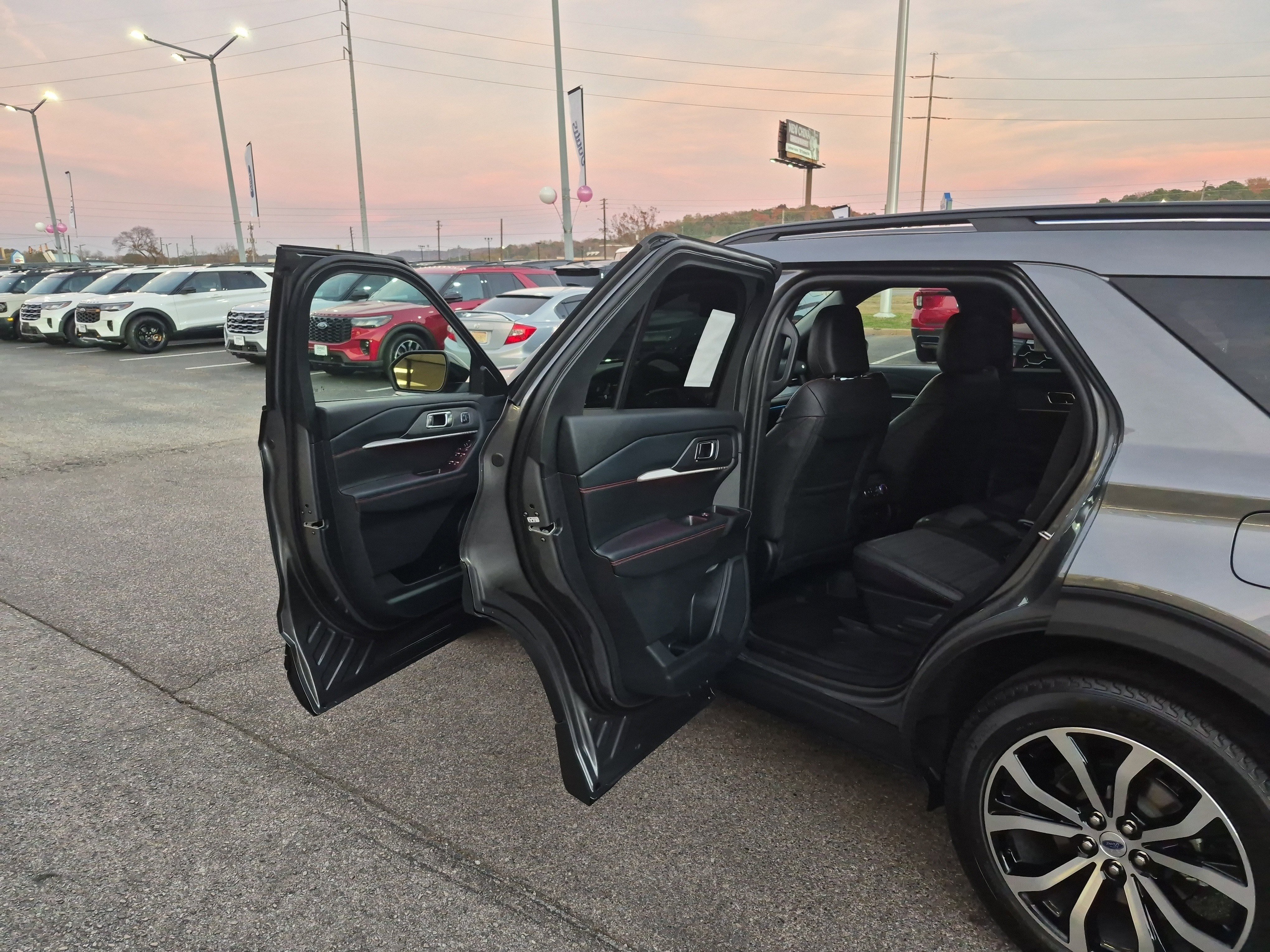 New 2026 Ford Explorer ST-Line w/ Premium Package image 14