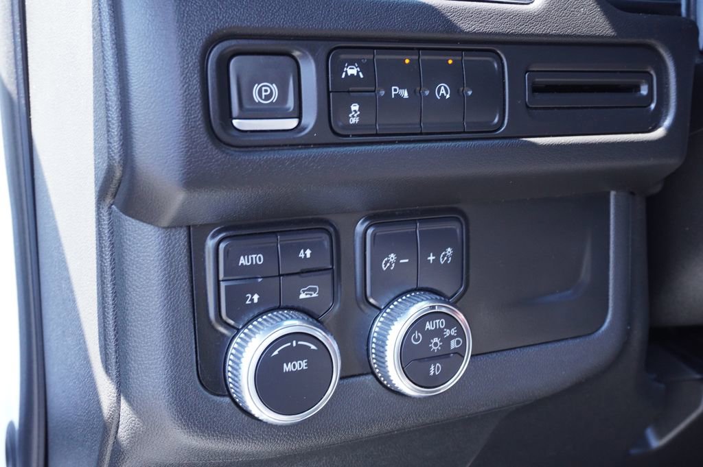 Used 2023 GMC Yukon XL SLE w/ Gmc Pro Safety Plus Package image 18