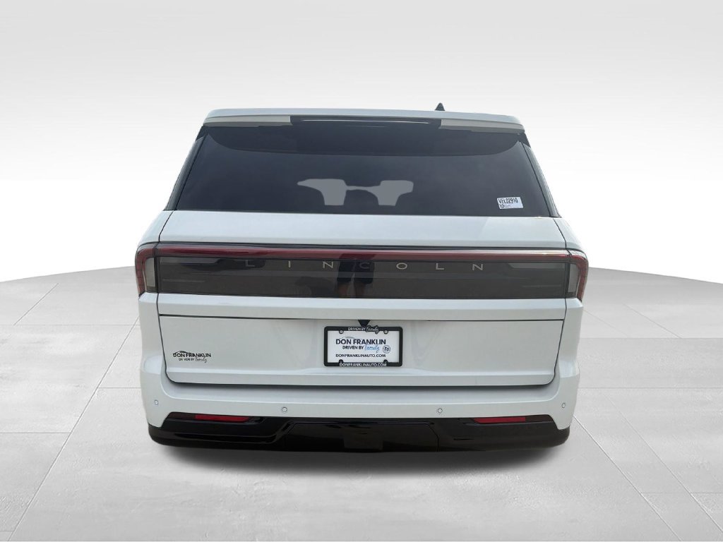 New 2027 Lincoln Navigator L Reserve w/ Jet Appearance Package AWD/4WD image 4