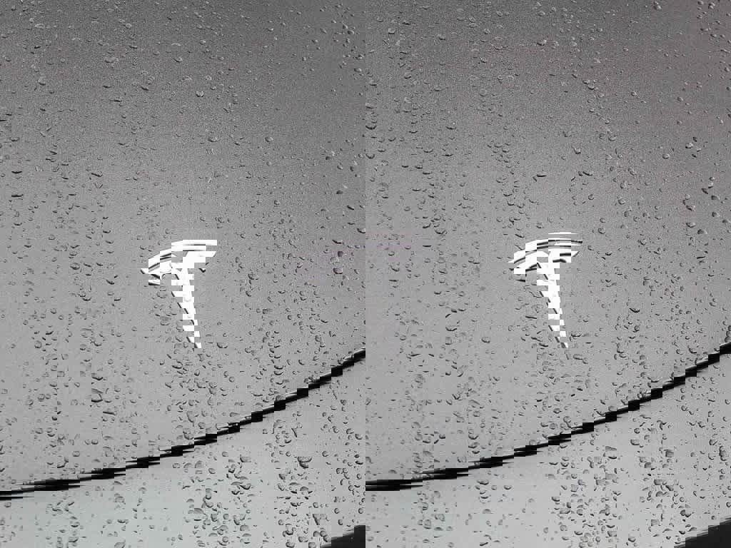 Used 2024 Tesla Model Y 2WD image 5