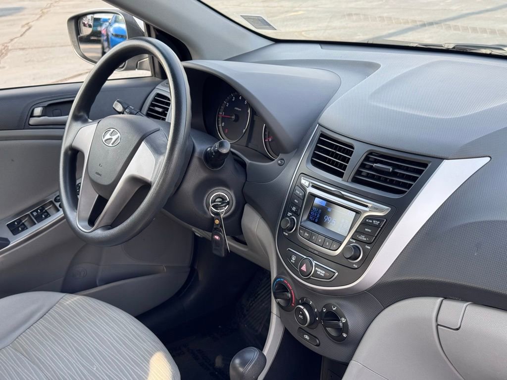 Used 2015 Hyundai Accent GLS image 5