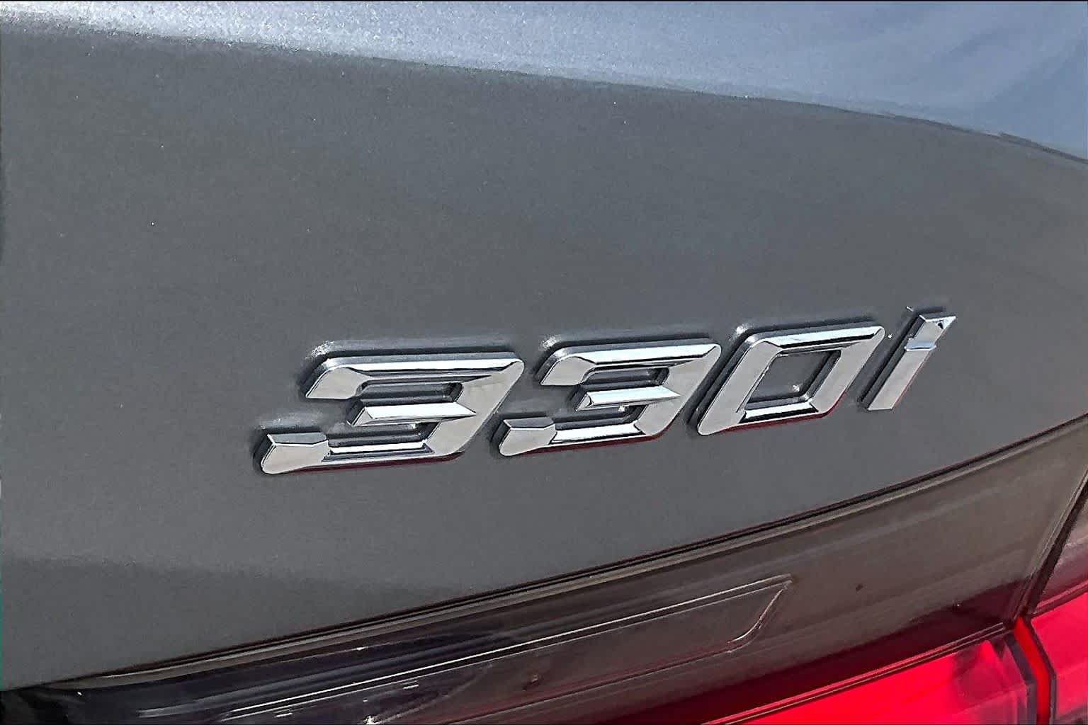 Used 2025 BMW 330i Sedan RWD image 9