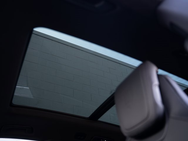 New 2026 Porsche Macan 4 Electric image 31