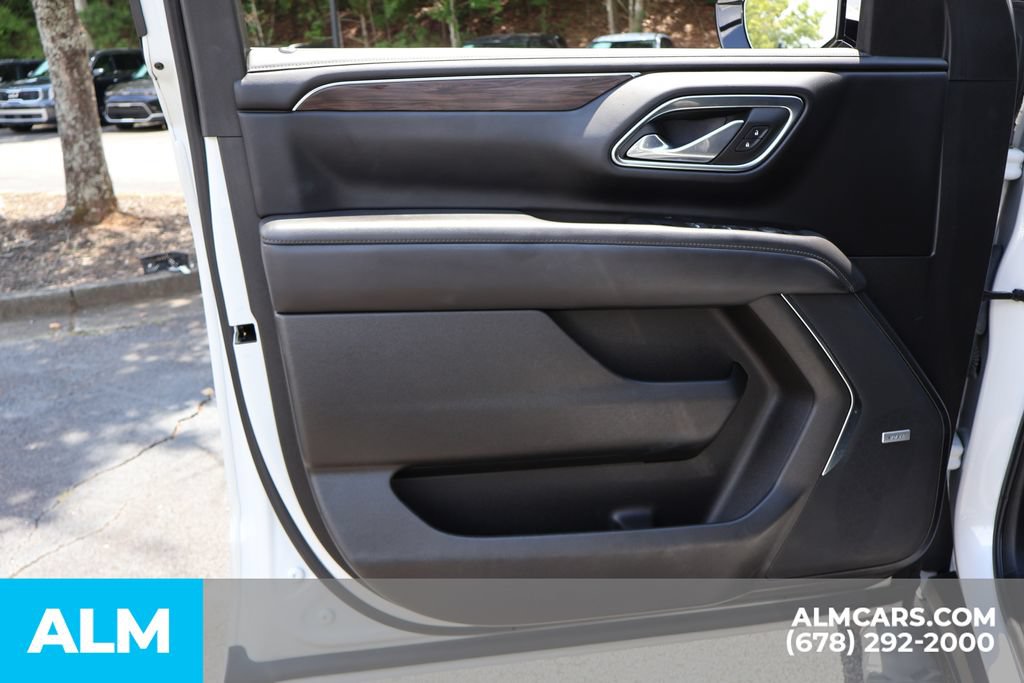 Used 2023 Chevrolet Tahoe Z71 w/ Luxury Package AWD/4WD image 14