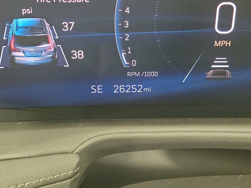 Used 2025 Cadillac XT4 Premium Luxury FWD image 25