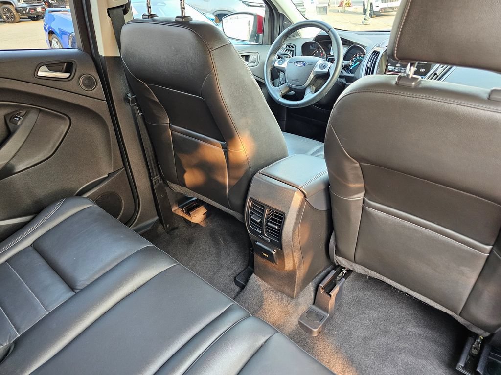 Used 2015 Ford Escape Titanium w/ Equipment Group 301A AWD/4WD image 17