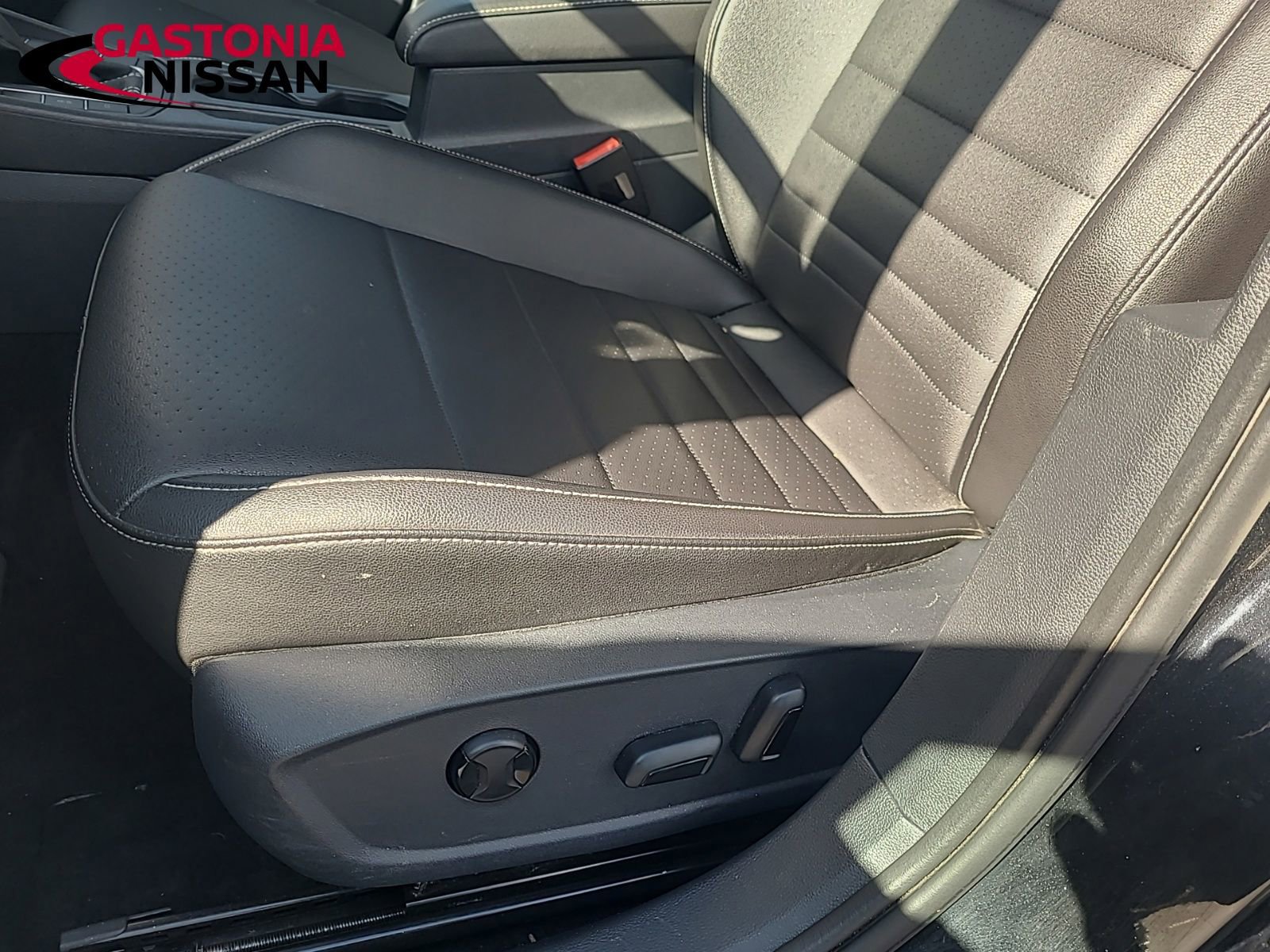 Used 2024 Volkswagen Jetta SE image 30