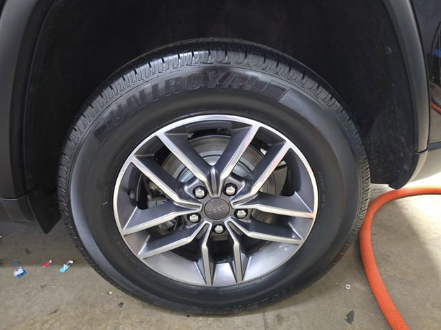 Used 2019 Jeep Grand Cherokee Limited w/ Trailer Tow Group IV image 36