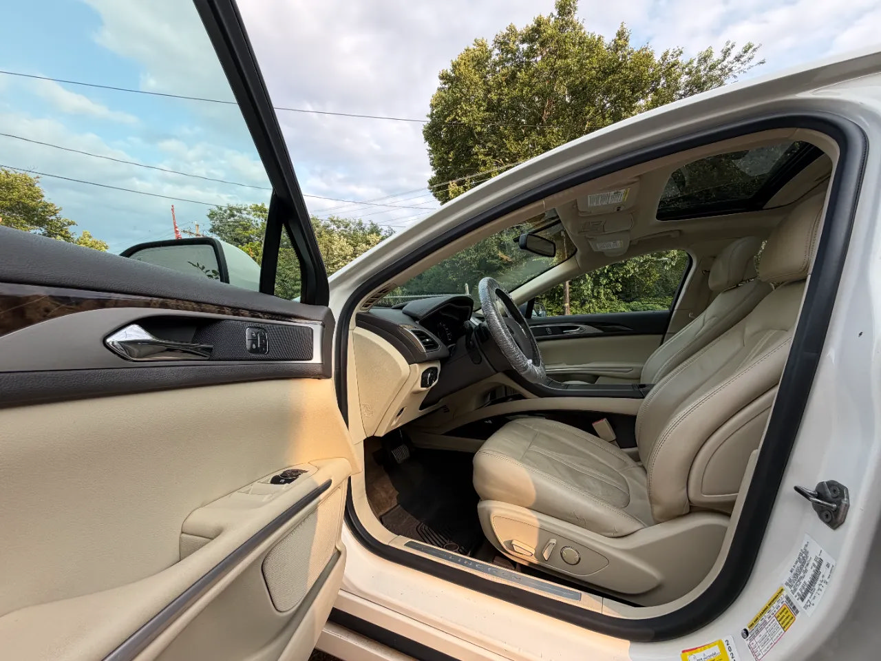 Used 2013 Lincoln MKZ FWD image 16