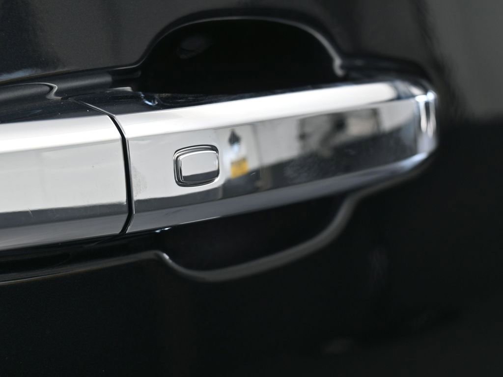 Used 2022 Chevrolet Silverado 1500 High Country image 52