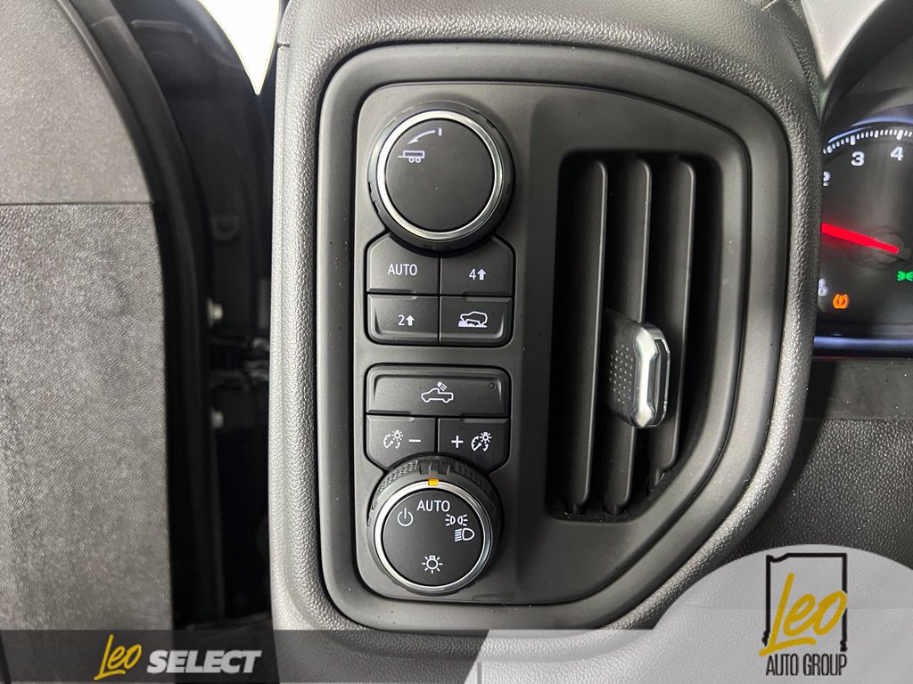 Used 2020 Chevrolet Silverado 1500 Custom w/ Custom Value Package AWD/4WD image 13