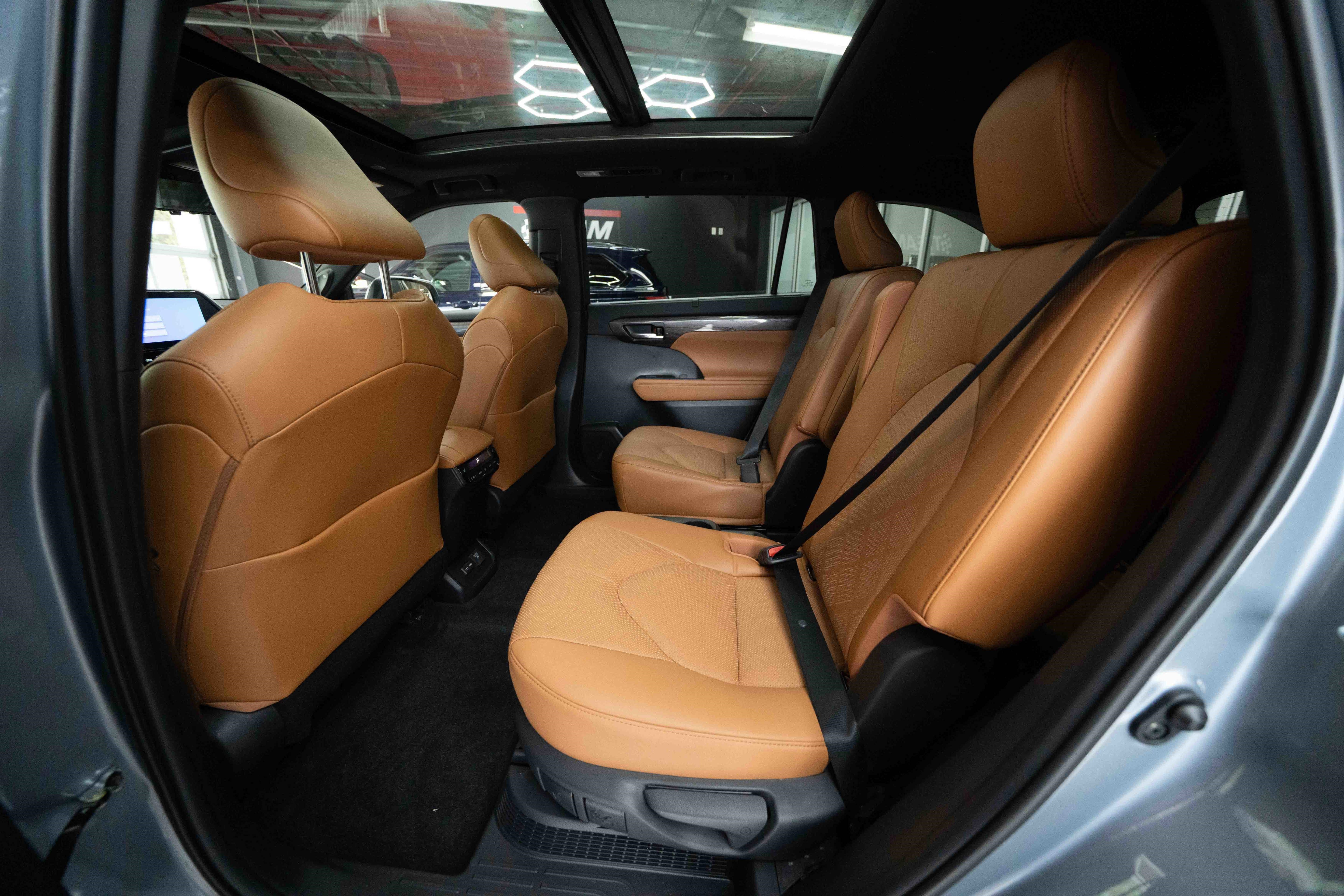 Used 2023 Toyota Highlander Platinum AWD/4WD image 23