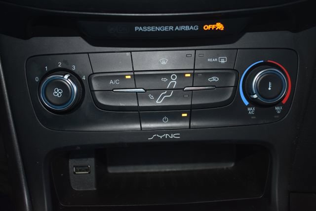 Used 2016 Ford Focus SE w/ Equipment Group 201A image 27