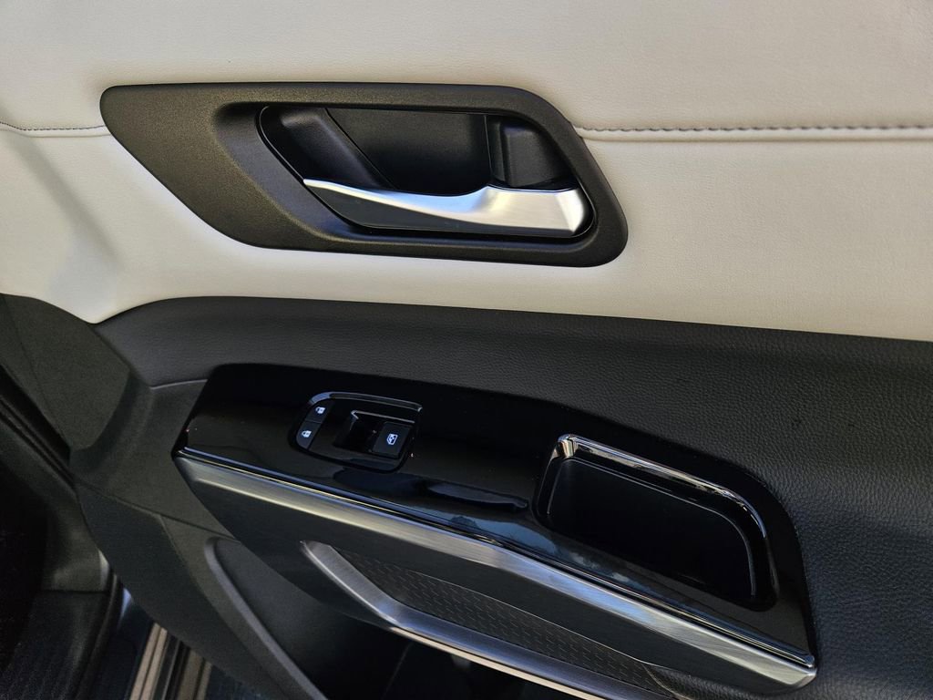 Certified 2022 Nissan Pathfinder SL w/ SL Premium Package image 8