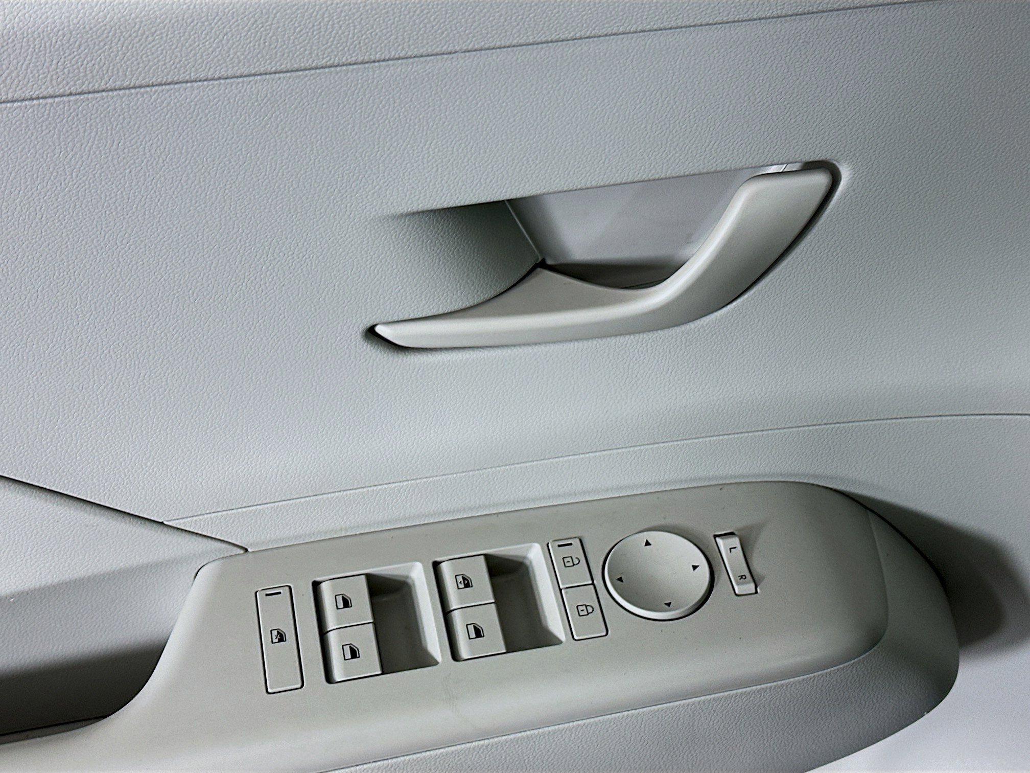 Used 2025 Hyundai Kona SEL image 15