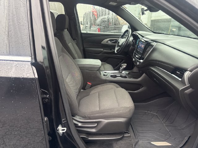 Used 2022 Chevrolet Traverse LT FWD image 29