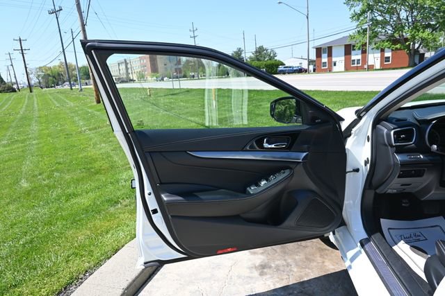Used 2023 Nissan Maxima SL FWD image 26