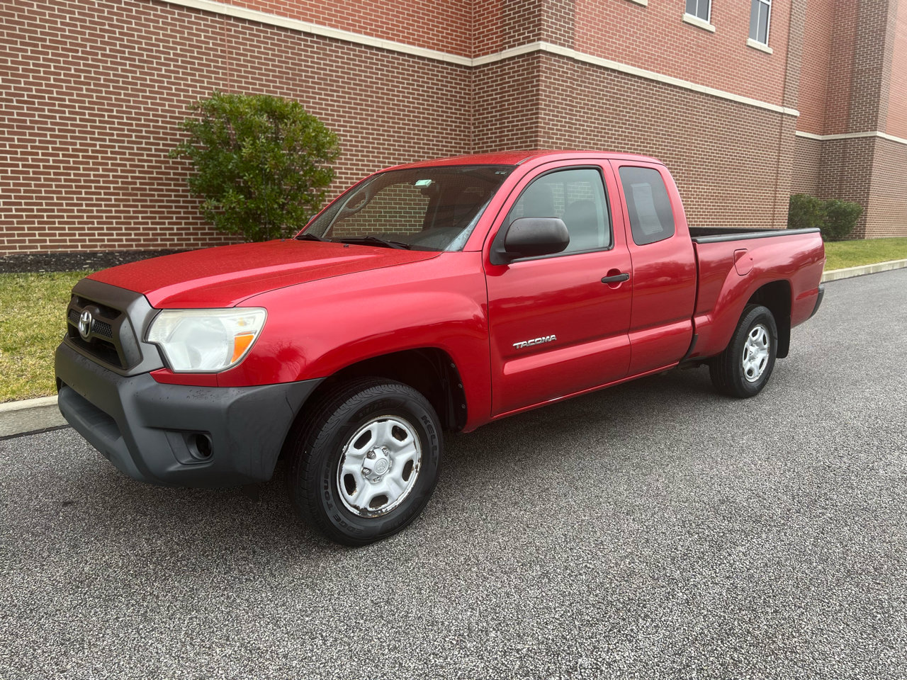 Used 2013 Toyota Tacoma 2WD Access Cab image 3