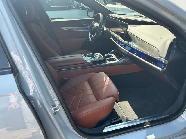 Used 2023 BMW 740i RWD image 17