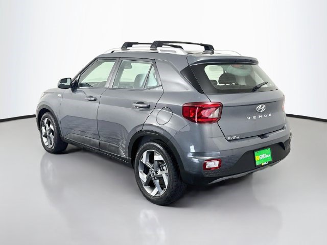 Used 2024 Hyundai Venue SEL FWD image 7
