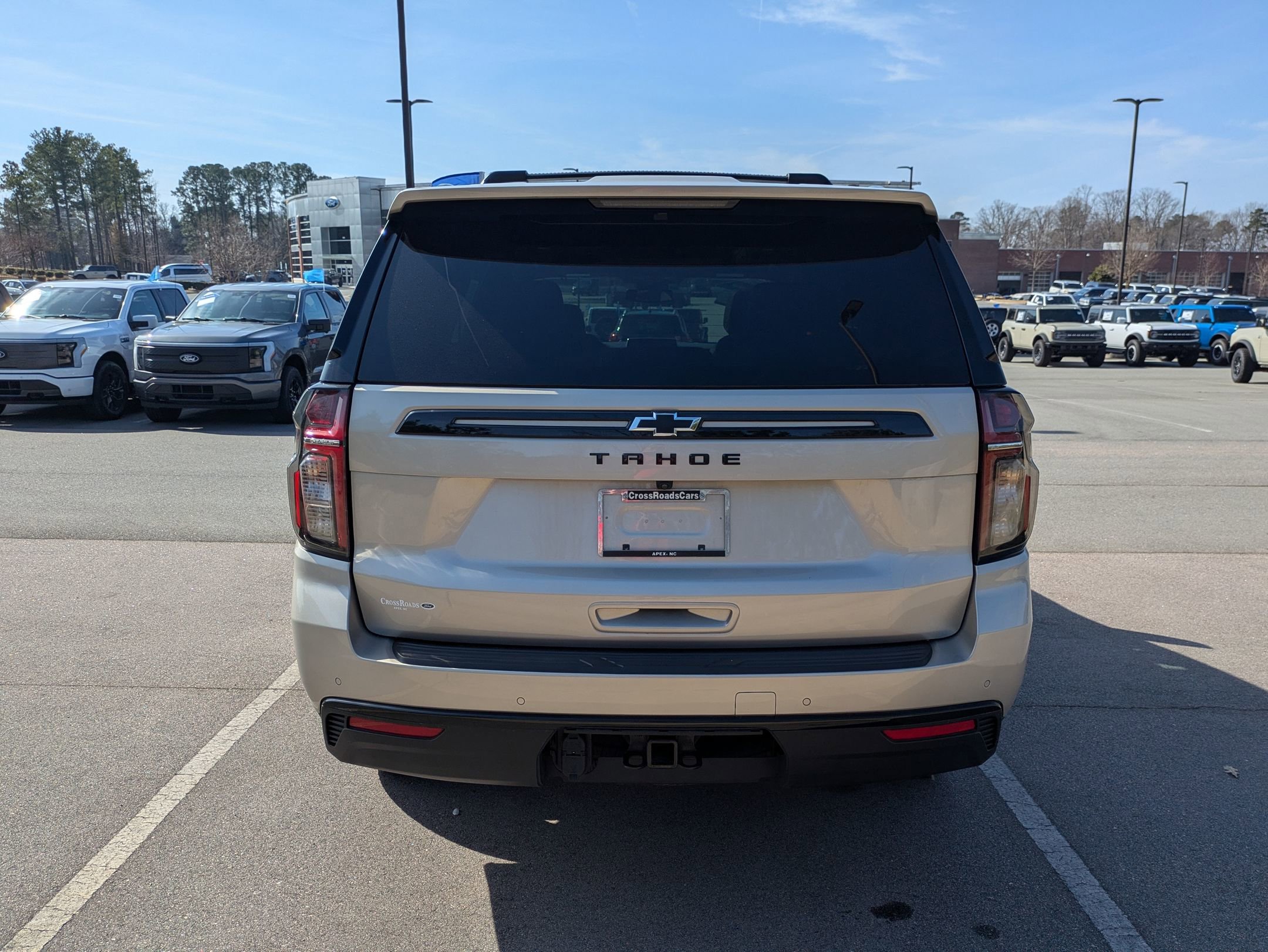 Used 2023 Chevrolet Tahoe Z71 w/ Luxury Package AWD/4WD image 5