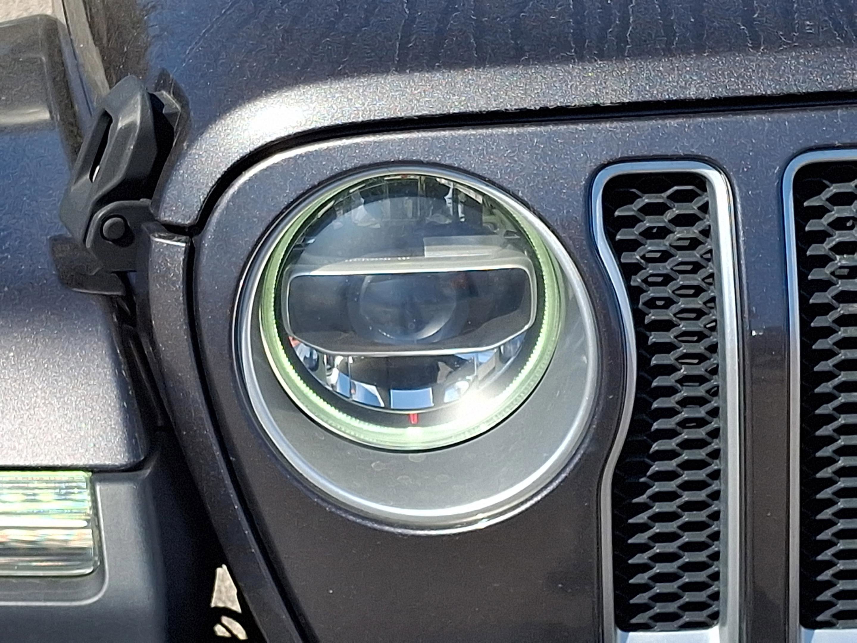 Certified 2018 Jeep Wrangler Unlimited Sahara image 9