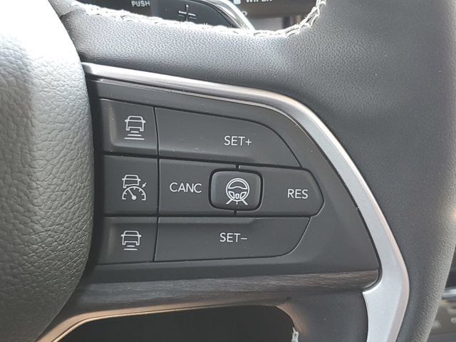 New 2026 Jeep Grand Cherokee L Limited w/ Luxury Tech Group II AWD/4WD image 23