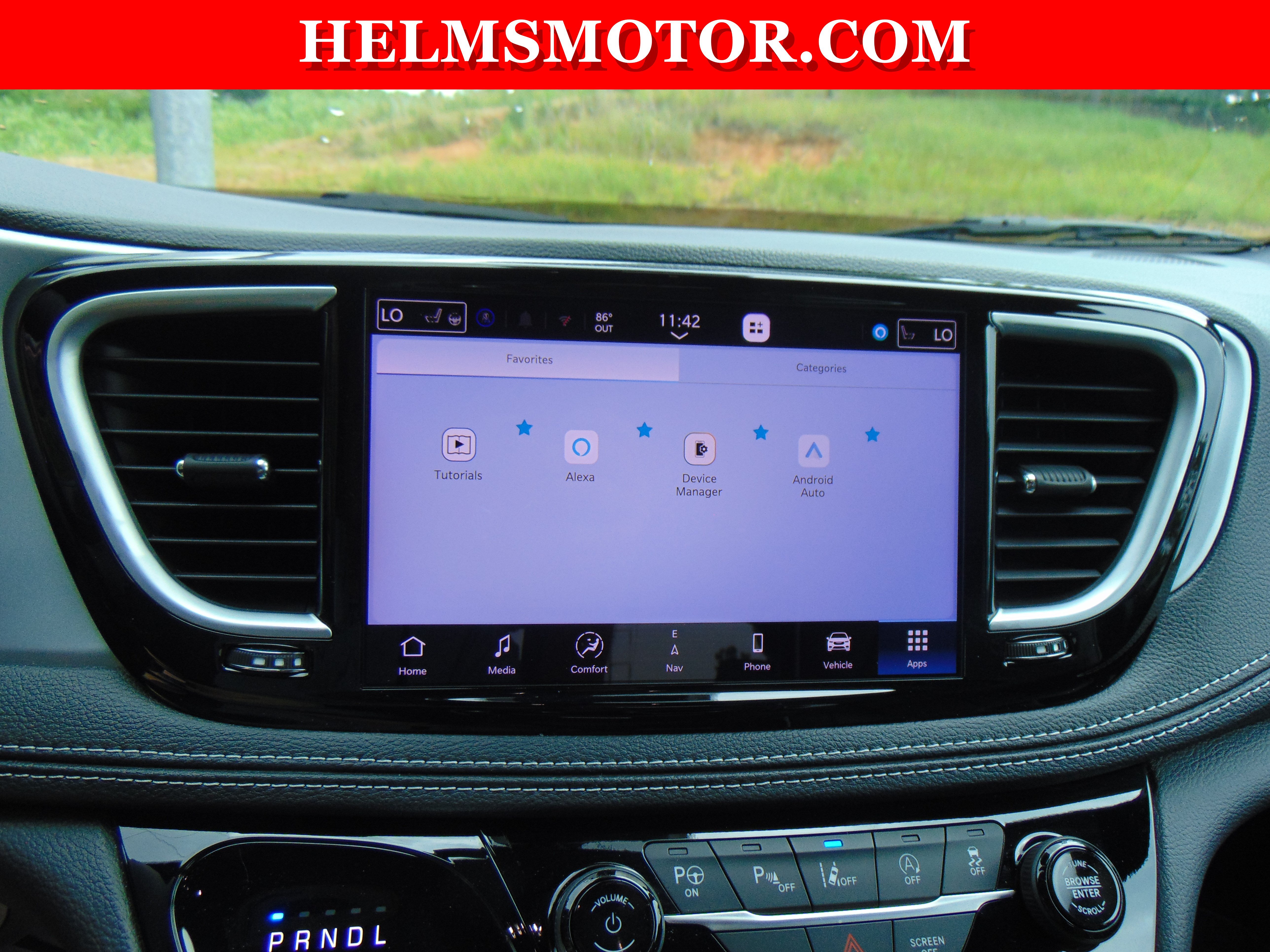 Certified 2025 Chrysler Pacifica Limited FWD image 31
