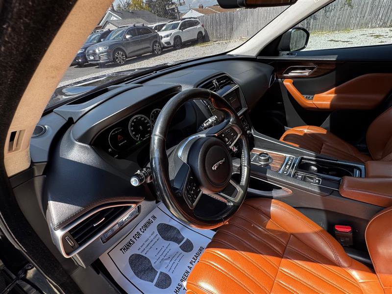 Used 2018 Jaguar F-PACE Portfolio image 31