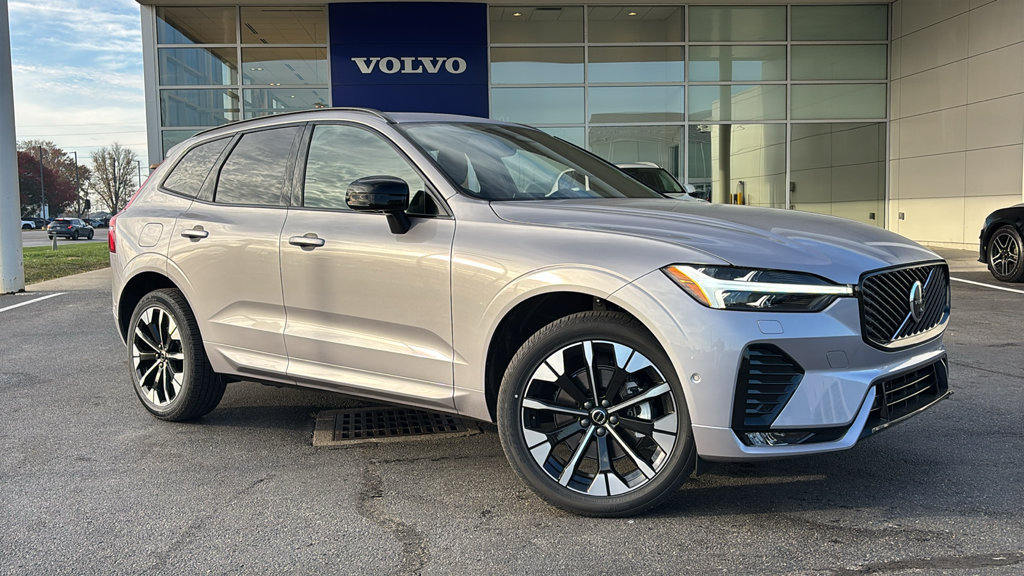 New 2027 Volvo XC60 B5 Plus AWD/4WD image 2