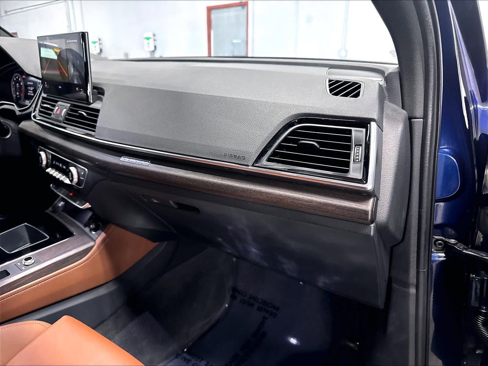Used 2024 Audi Q5 2.0T Premium Plus w/ Premium Plus Package AWD/4WD image 18