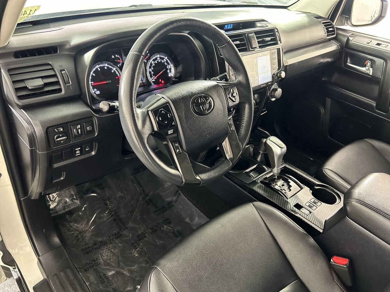 Used 2022 Toyota 4Runner TRD Off-Road Premium AWD/4WD image 11