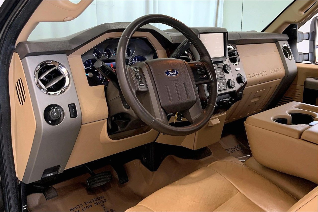 Used 2016 Ford F250 Lariat w/ Lariat Interior Package AWD/4WD image 14