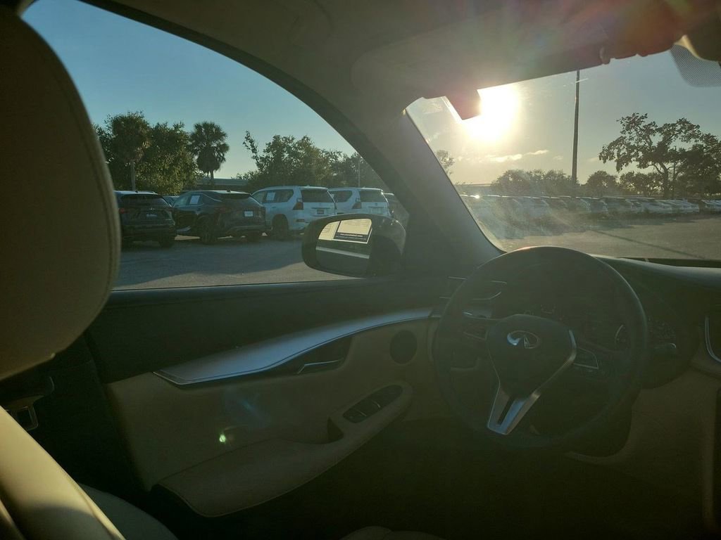 Used 2019 INFINITI QX50 Luxe w/ Navigation Package image 7