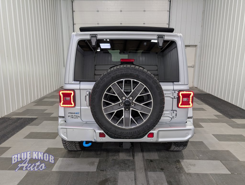 Used 2024 Jeep Wrangler High Altitude AWD/4WD image 3