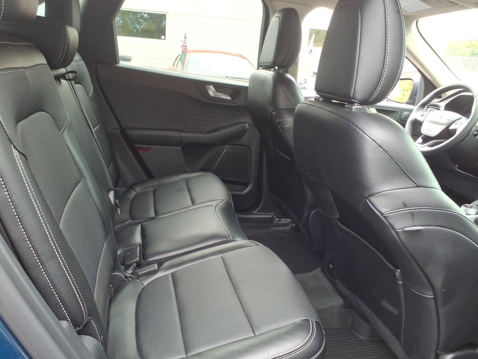 Used 2020 Ford Escape Titanium AWD/4WD image 9
