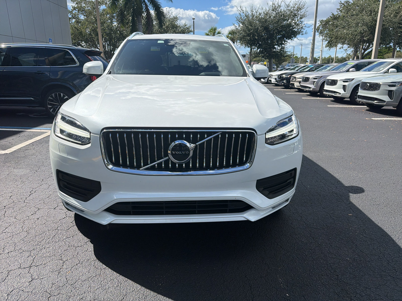 Used 2021 Volvo XC90 T6 Momentum w/ Protection Package Premier AWD/4WD image 8