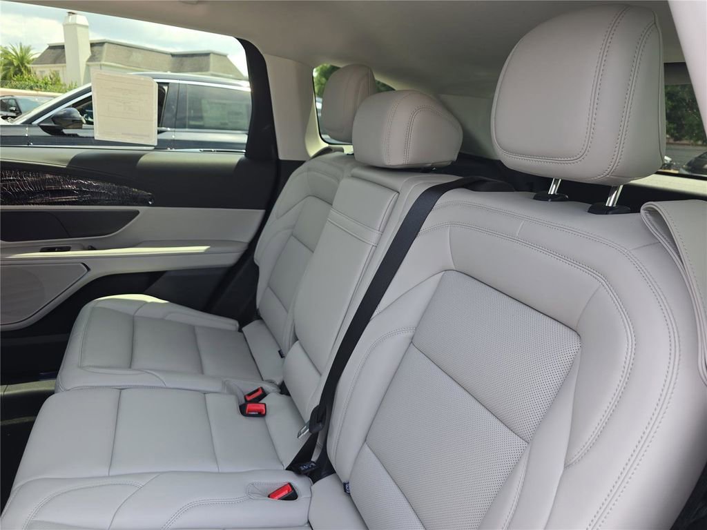New 2026 Lincoln Nautilus Premier w/ Jet Appearance Package AWD/4WD image 11