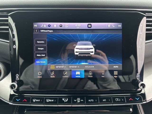 Certified 2024 Jeep Wagoneer Series II image 48